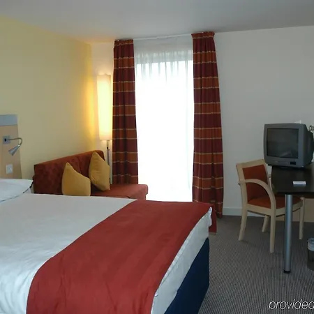Express Dublin-airport By Ihg Hotel 3*
