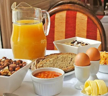 Baggot Court Townhouse Hotel 3*