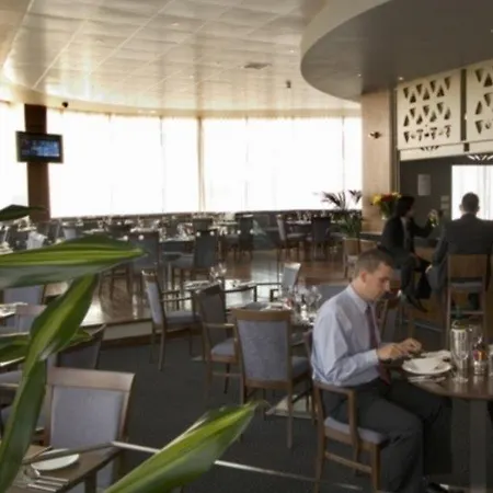 Hotel Metro Dublin Airport 4*