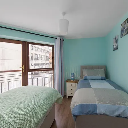 Apartment Spacious 2-bedroom Near O'connell St *