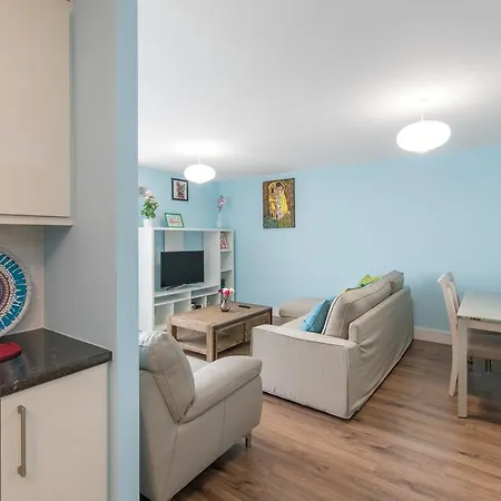 Apartment Spacious 2-bedroom Near O'connell St *