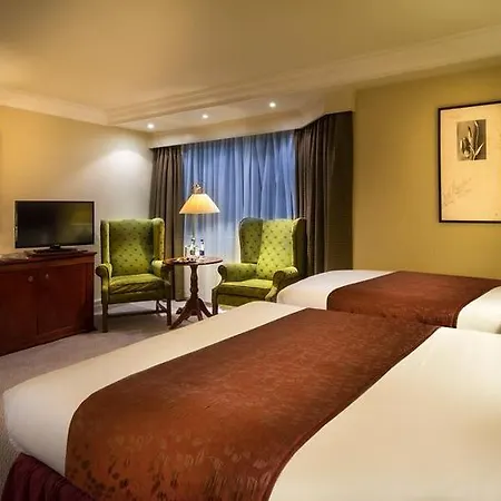 Hotel Clyde Court 4*