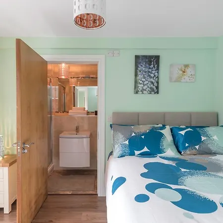 Apartment Spacious 2-bedroom Near O'connell St *