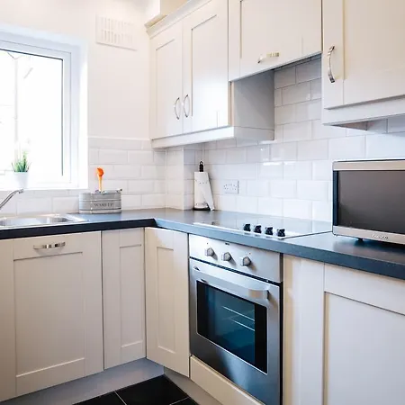 Luxury Mount Street Apartment *
