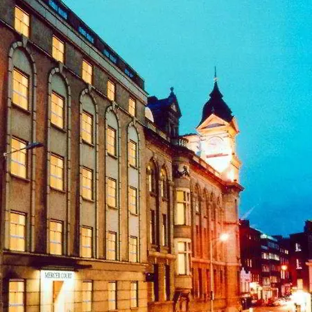 Arthaus Hotel