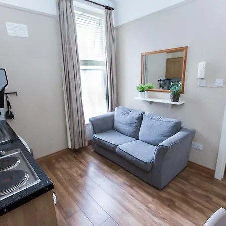 East Park Apartment *