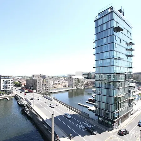 Magnificent Penthouse With Waterside Views Apartment