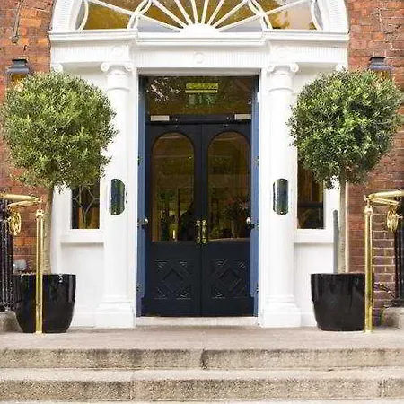 Townhouse On The Hotel