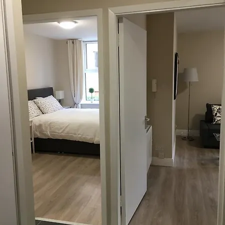 Apartment Adelaide Road 2