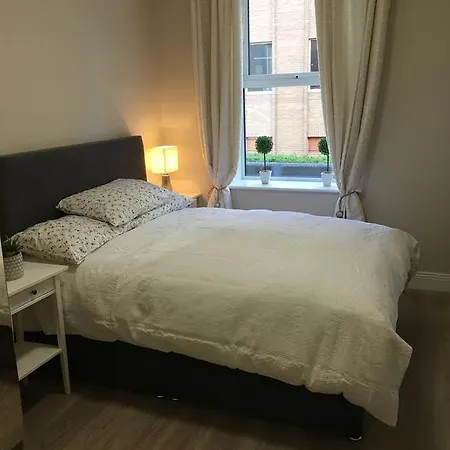 Apartment Adelaide Road 2