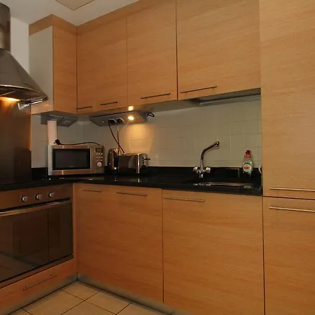 Hanover Dock Apartment