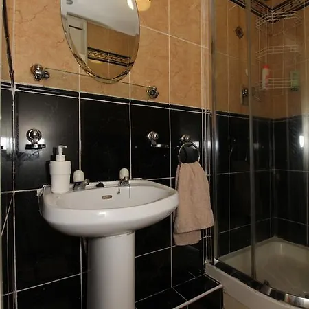 Harcourt Central Self Catering
