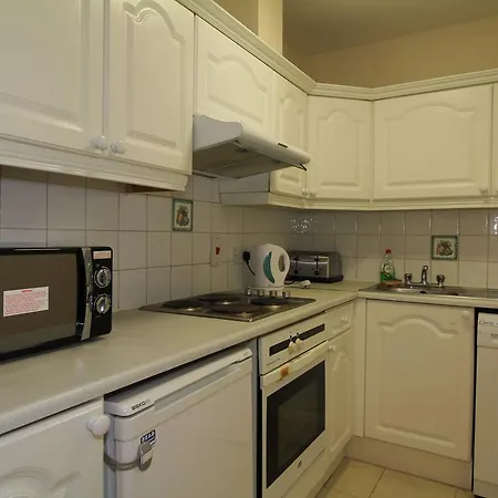 Middle Gardiner Street Apartment *