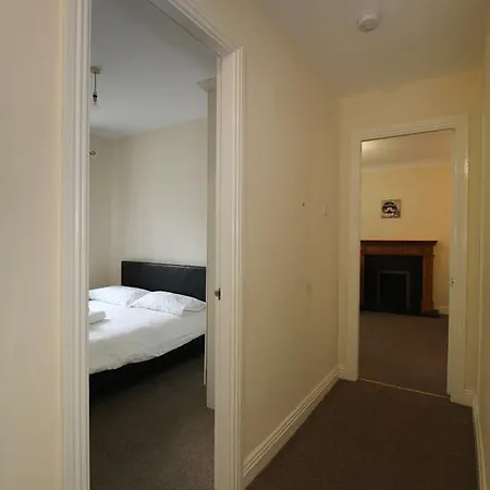 Middle Gardiner Street Apartment