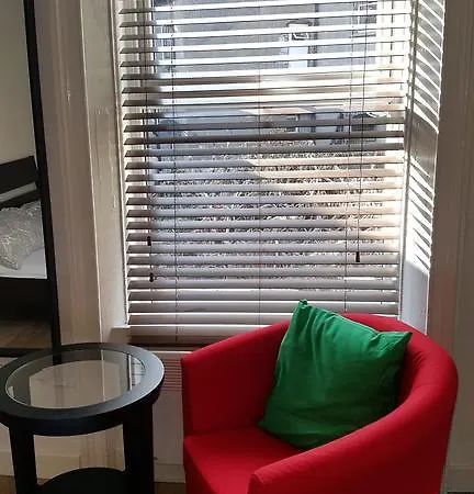 Sherrard Street Apartment