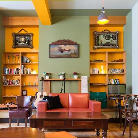 Sky Backpackers Hostel *