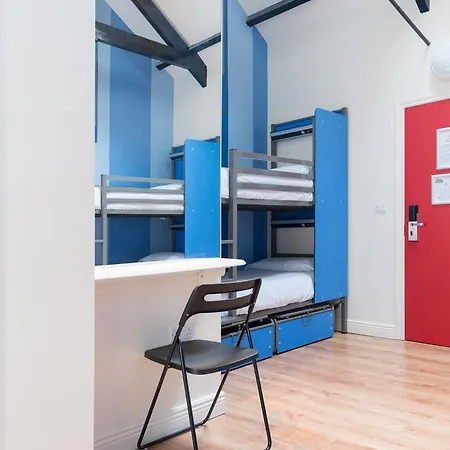 Hostel Sky Backpackers