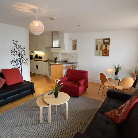 Metrostays - Stephen'S Green 7-1 * Dublin