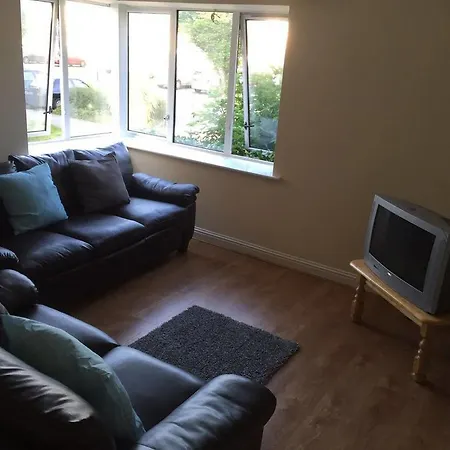 Swanward Court Apartment