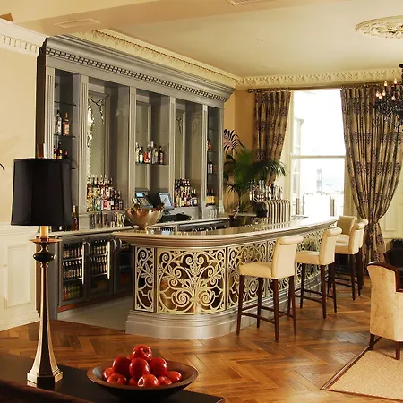 Royal Marine Hotel 4*