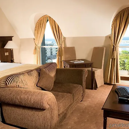 Royal Marine Otel 4*