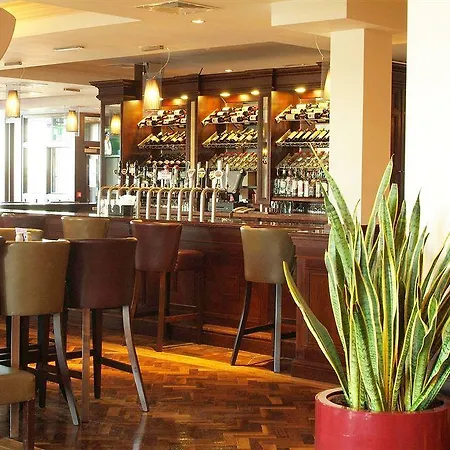 Red Cow Moran Отель 4*