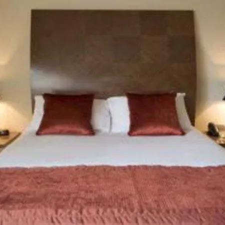 Premier Hotel 3*