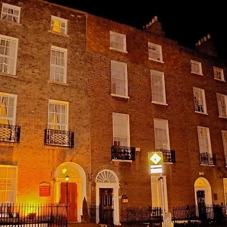 Baggot Court Townhouse 3*