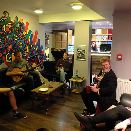 The Times - Camden Place Hostel *