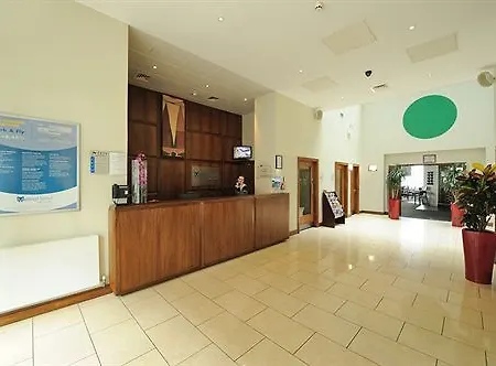 Metro Dublin Airport Hotell 4*