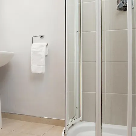 아파트 Temple Street Aparthotel 3*