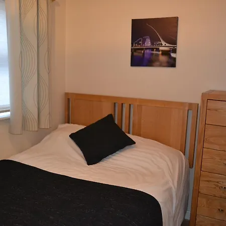 Gordon Street Apartments, City Centre Apartment