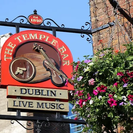 Baggot Court Townhouse Hotel 3*