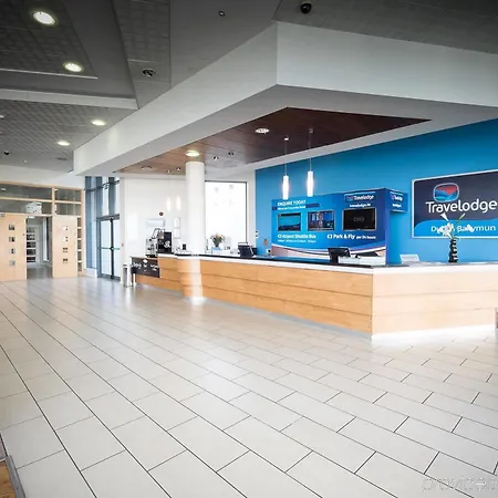 Travelodge Dublin Airport South Hotell 3*