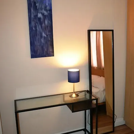 Gordon Street Apartments, City Centre Apartment *