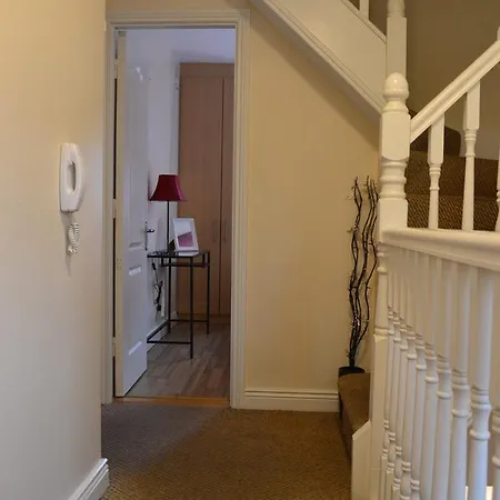 Gordon Street Apartments, City Centre *