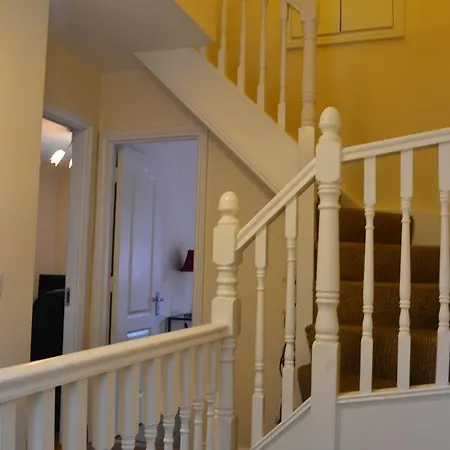 Gordon Street Apartments, City Centre Apartment *