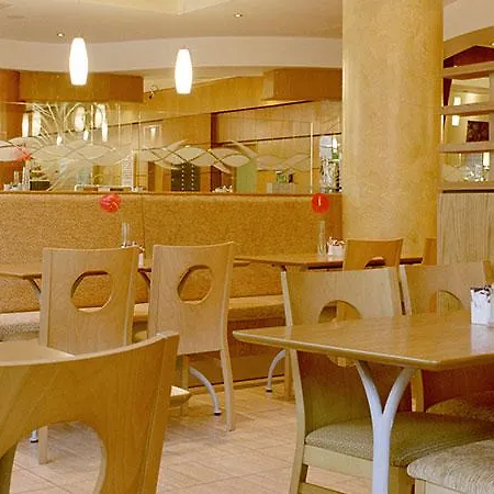 Leonardo Parnell Street Hotel