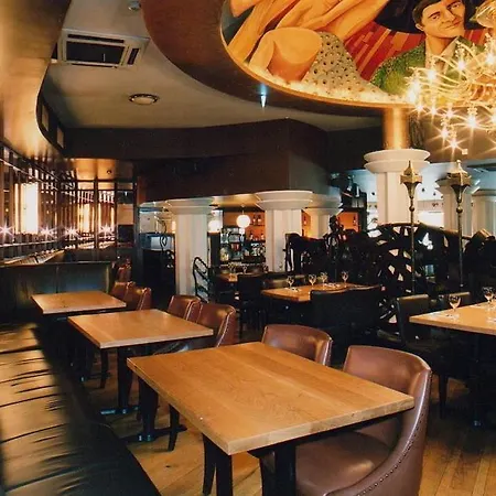 Hotel Paramount 3*