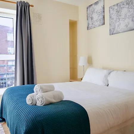 Temple House Stewart Hall Apartment *