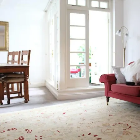 2 Bedroom With 2 Balconies In Sleeps 4 アパート