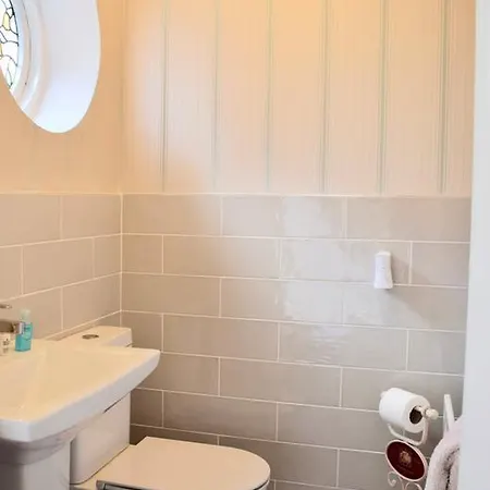 4 Bed Townhouse In * Dublin