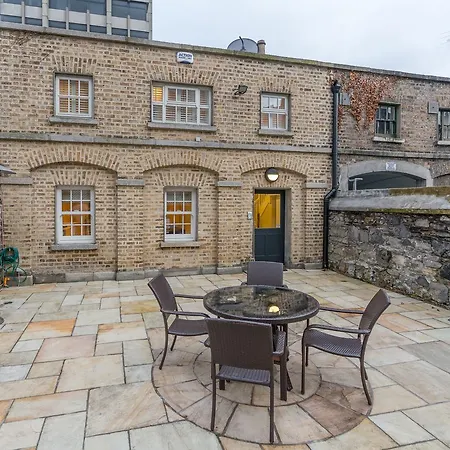 Ferienhaus The Pierce Brosnan - Hiphipstay Dublin