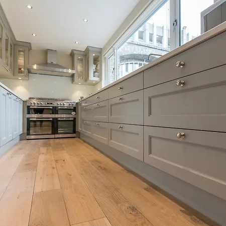 The Pierce Brosnan - Hiphipstay Ferienhaus Dublin