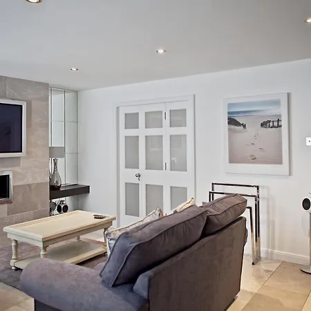 The Colin Farrell - Hiphipstay Apartamento