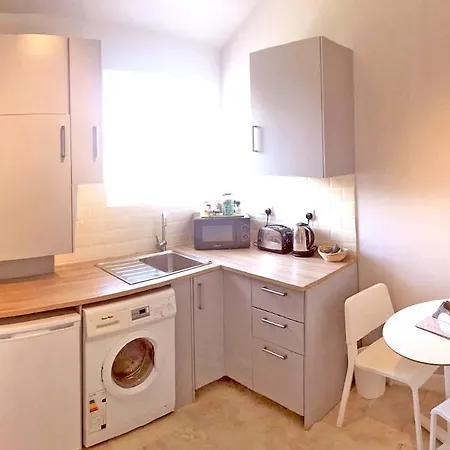Donnybrook Townhouse Apartment