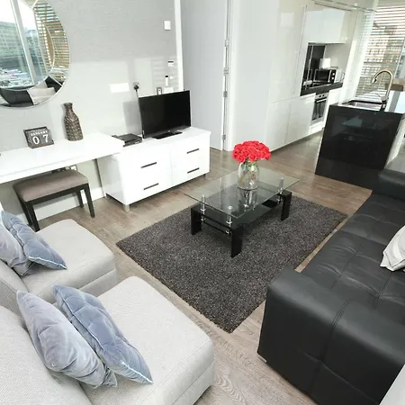 Beautiful Pearse Street Apartment *