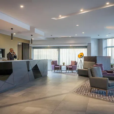 מלון Maldron Pearse Street City 4*