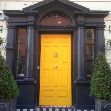 Hotel Barry's