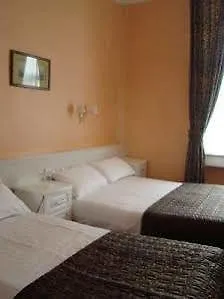 Hotel Barry's 2*